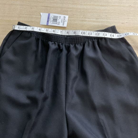 Alfred Dunner Pants Womens Size 18 Black Proportioned Medium pull on New w/flaw - Picture 4 of 9